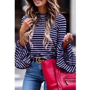 🌸BELL SLEEVE TOP🌸